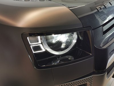 LAND ROVER DEFENDER - 9