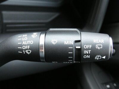 LAND ROVER DEFENDER - 10