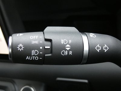 LAND ROVER DEFENDER - 9