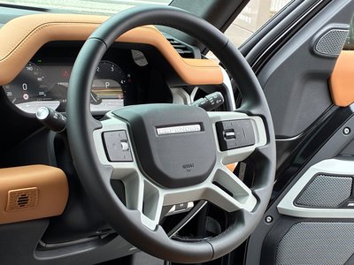 صورة 10 لـ 2024 LAND Rover DEFENDER