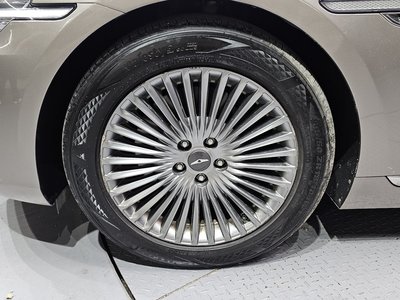 صورة 6 لـ 2019 Genesis G90