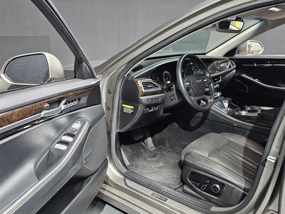 صورة 10 لـ 2019 Genesis G90