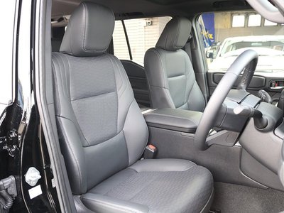 TOYOTA LAND CRUISER 250 - 6