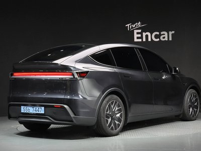 2026 Tesla MODEL Y — фото 4