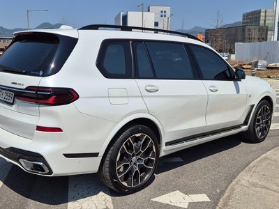 BMW X7 - 7