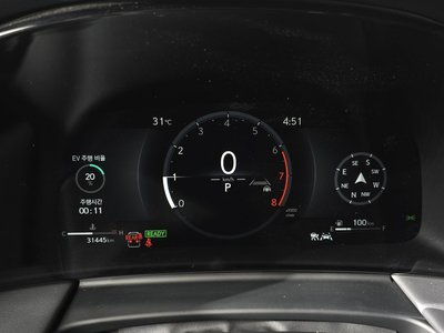 صورة 8 لـ 2024 Lexus LM