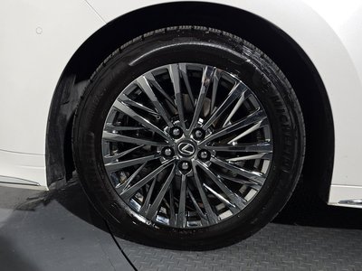 صورة 6 لـ 2024 Lexus LM