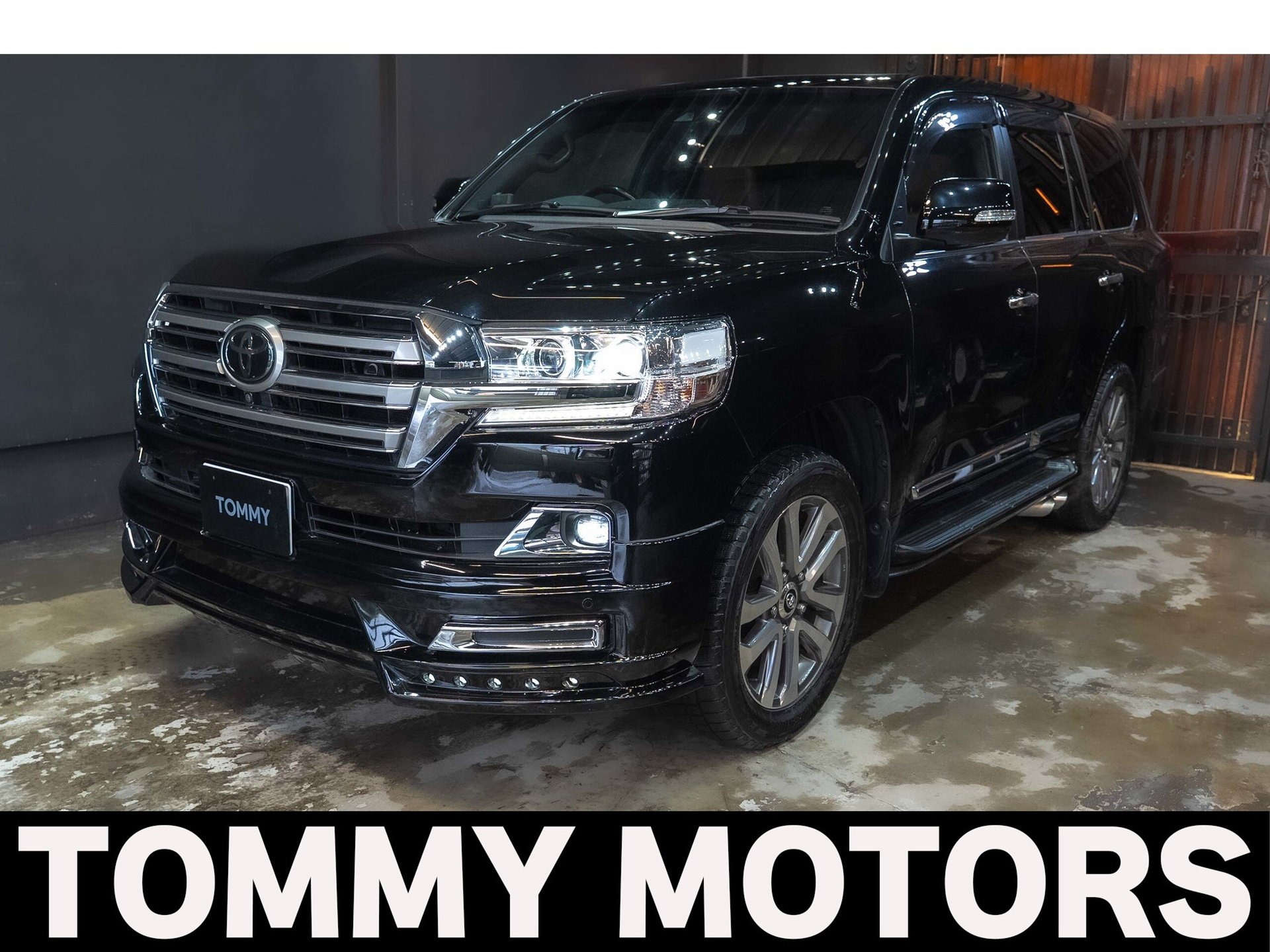 TOYOTA LAND CRUISER 200 - View 1