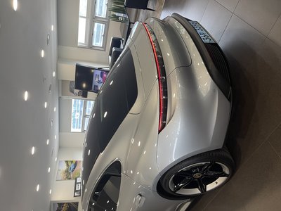 صورة 3 لـ 2020 Porsche TAYCAN