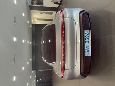 صورة 4 لـ 2020 Porsche TAYCAN
