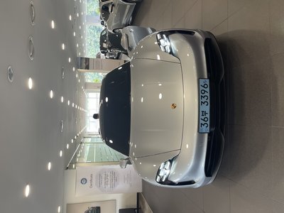 صورة 2 لـ 2020 Porsche TAYCAN