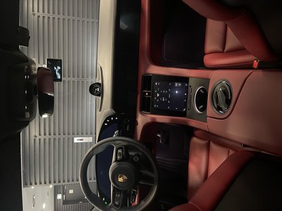 صورة 5 لـ 2020 Porsche TAYCAN