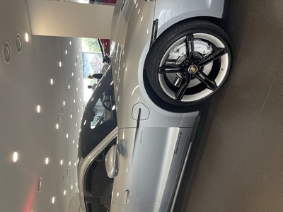صورة 6 لـ 2020 Porsche TAYCAN