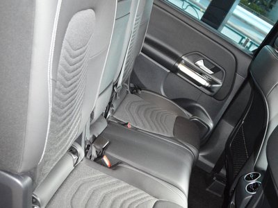 2024 Mercedes-BENZ GLB 缩略图 19