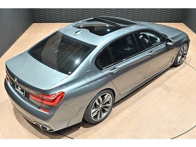 BMW 7 SERIES - 8