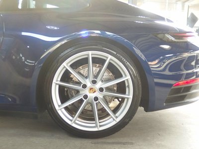 2020 Porsche 911 — миниатюра 24