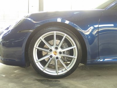 2020 Porsche 911 — миниатюра 23