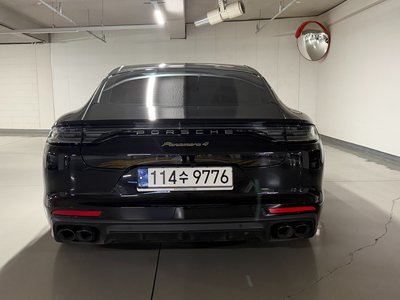 PORSCHE PANAMERA - 3