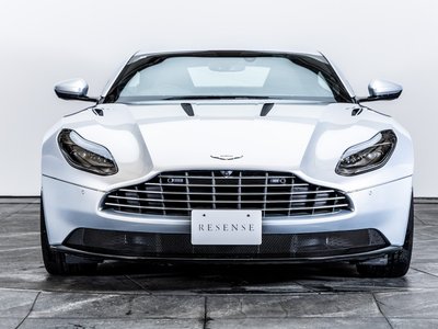 ASTON MARTIN DB11 - 9