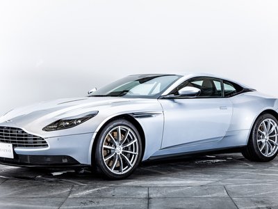 ASTON MARTIN DB11 - 4
