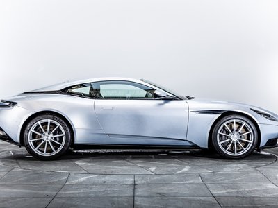 ASTON MARTIN DB11 - 8