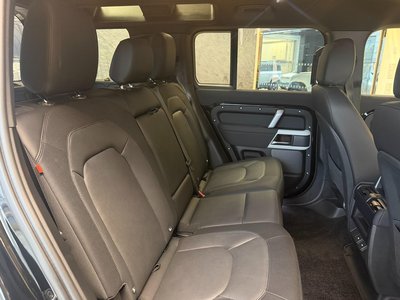LAND ROVER DEFENDER - 8