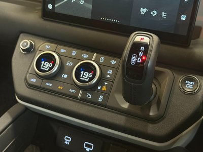 صورة مصغرة 12 لـ 2023 LAND Rover DEFENDER