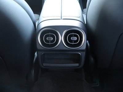 2025 MERCEDES-BENZ C-CLASS 缩略图 74