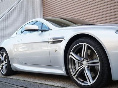 ASTON MARTIN V8 VANTAGE N400 - 4