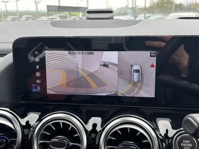 MERCEDES-BENZ GLA - 7