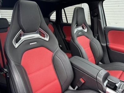 MERCEDES-BENZ GLA - 4