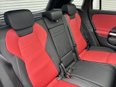 MERCEDES-BENZ GLA - 5