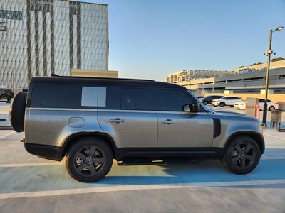 LAND ROVER DEFENDER - 4