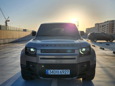 LAND ROVER DEFENDER - 1