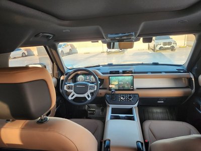 LAND ROVER DEFENDER - 10