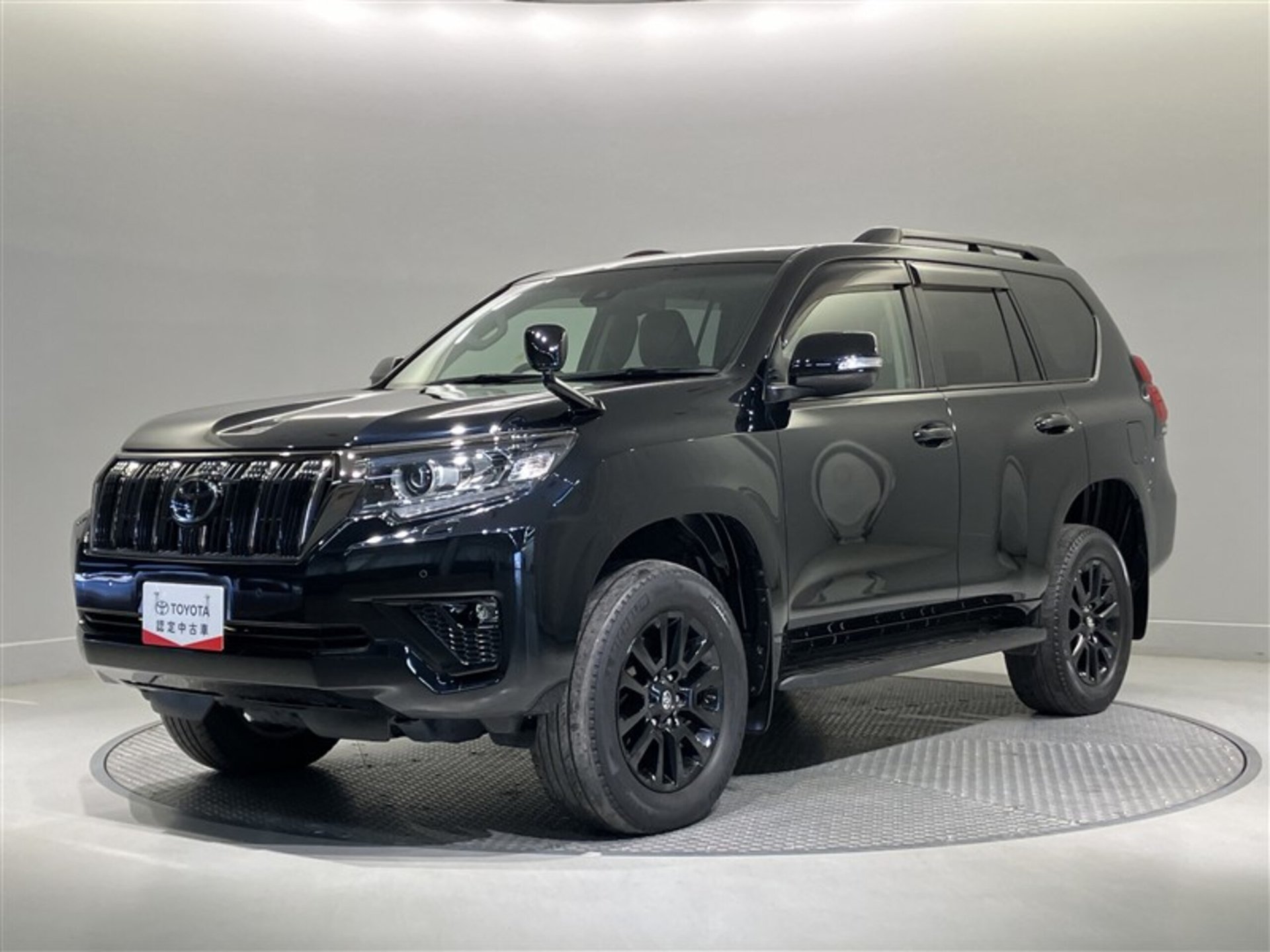 TOYOTA LAND CRUISER PRADO - View 1