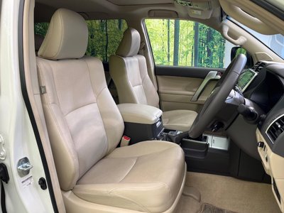 TOYOTA LAND CRUISER PRADO - 9