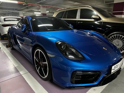 PORSCHE CAYMAN - 1