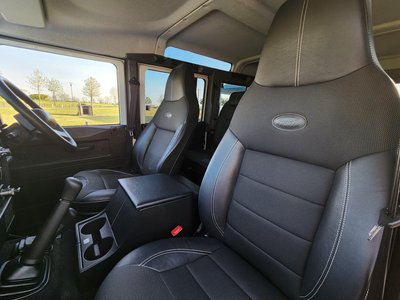 LAND ROVER DEFENDER - 8