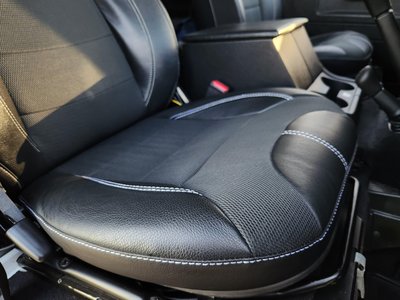 LAND ROVER DEFENDER - 9