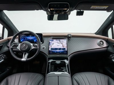 MERCEDES-BENZ EQE - 4