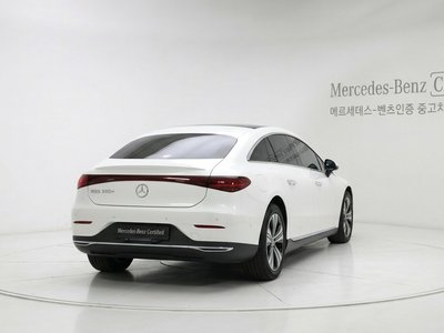 MERCEDES-BENZ EQE - 5