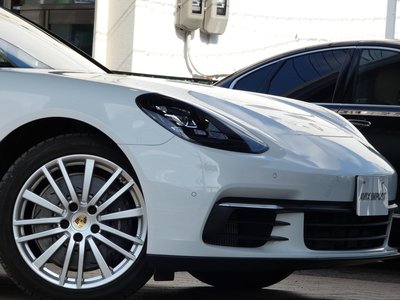 PORSCHE PANAMERA - 5