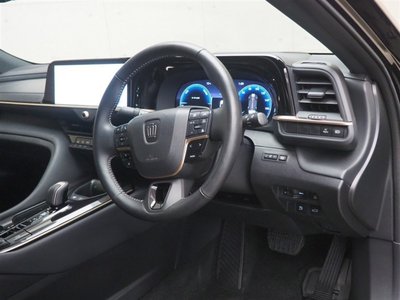 TOYOTA CROWN CROSSOVER - 10