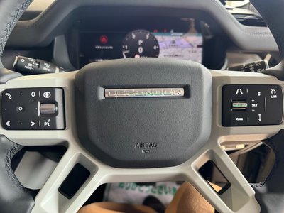LAND ROVER DEFENDER - 3