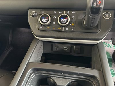 LAND ROVER DEFENDER - 6