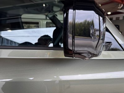 LAND ROVER DEFENDER - 9