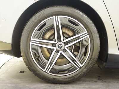 MERCEDES-BENZ EQE - 10