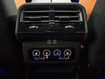 2025 BMW M5 — миниатюра 33