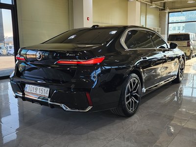 BMW 7 SERIES - 2
